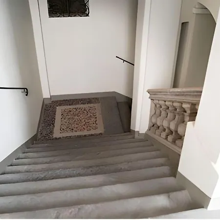Apartment Historic House 3 Minutes To Palazzo Reale By Interhome 아파트