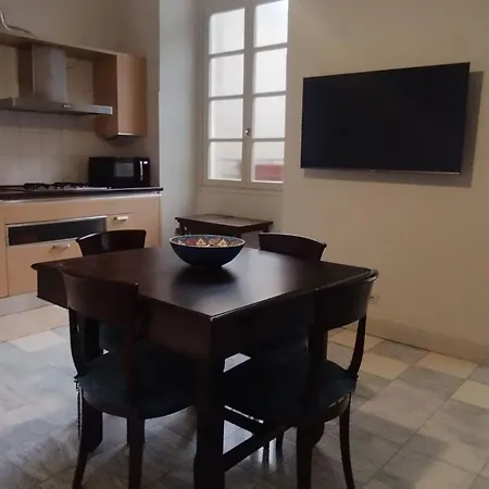 Apartment Historic House 3 Minutes To Palazzo Reale By Interhome