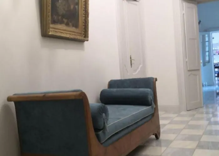 Apartment Historic House 3 Minutes To Palazzo Reale By Interhome 토리노