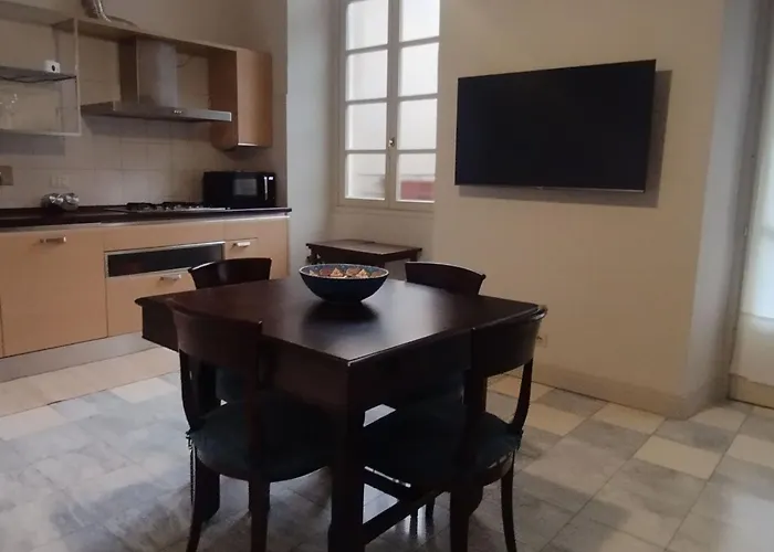 Apartment Historic House 3 Minutes To Palazzo Reale By Interhome