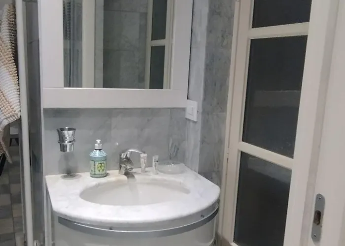 Apartment Historic House 3 Minutes To Palazzo Reale By Interhome *