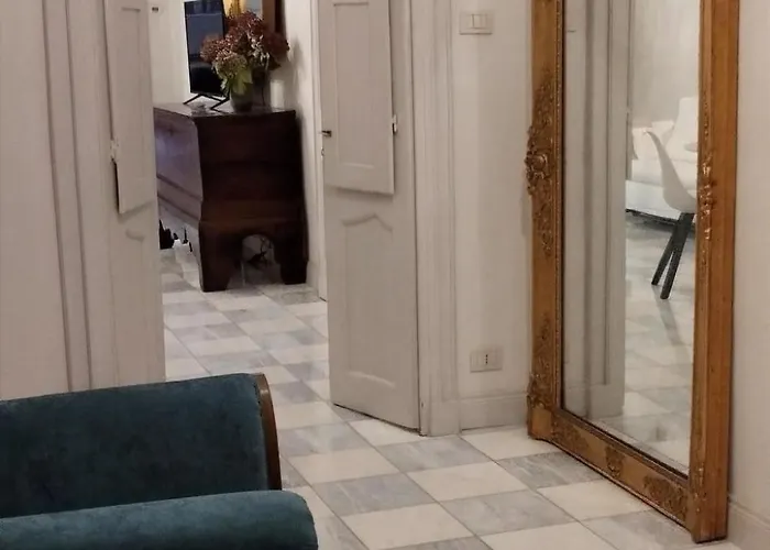 Apartment Historic House 3 Minutes To Palazzo Reale By Interhome *