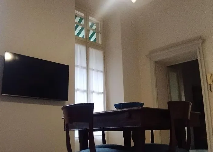 Apartment Historic House 3 Minutes To Palazzo Reale By Interhome * 토리노