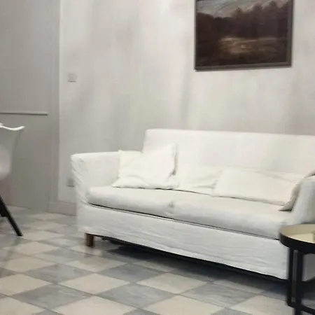 アパート Historic House 3 Minutes To Palazzo Reale By Interhome *
