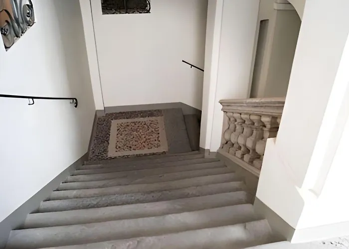 Historic House 3 Minutes To Palazzo Reale By Interhome アパート